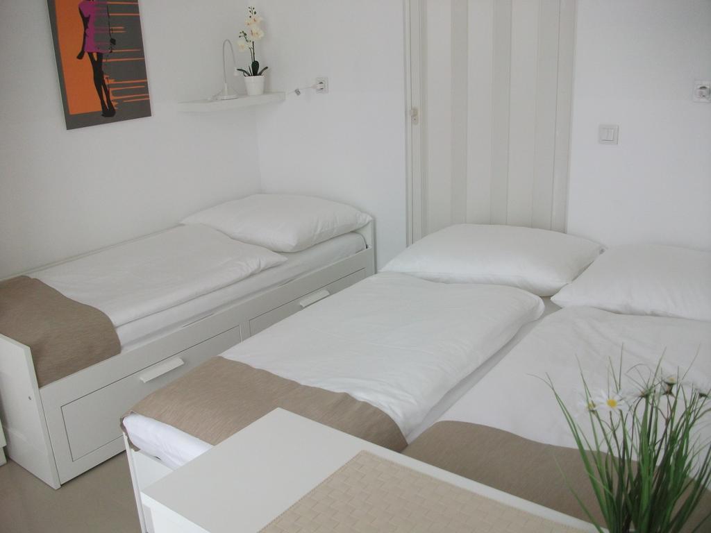 Ch-Vienna City Rooms Стая снимка
