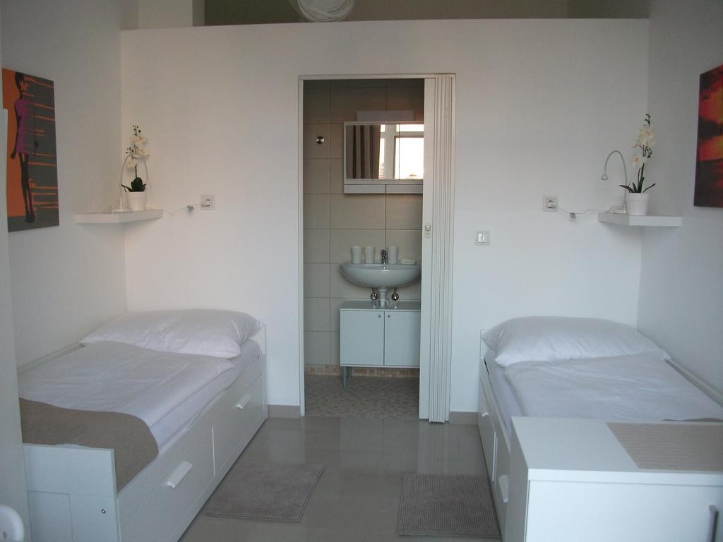 Ch-Vienna City Rooms Стая снимка